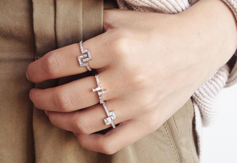 V jewellery clearance
